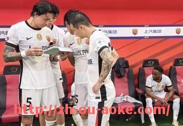 澳客足彩-法甲球员多样化进攻风格及体育竞技战术解析